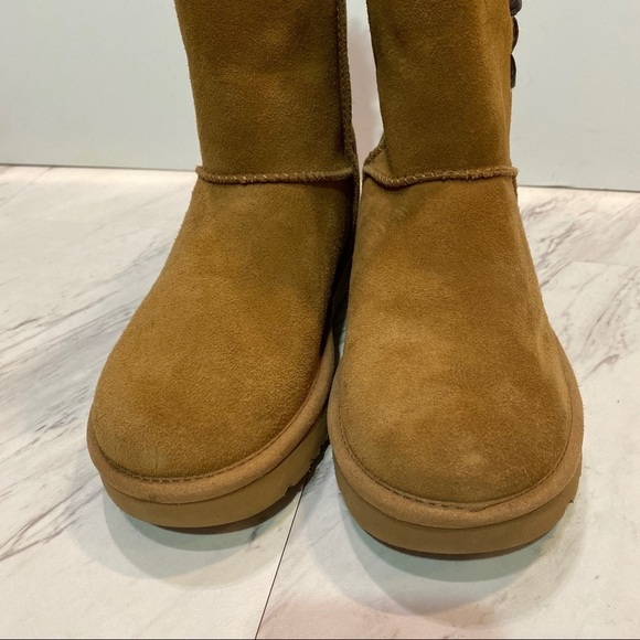 New! UGG Constantine Chestnut Short Boots 6 - Picture 13 of 15
